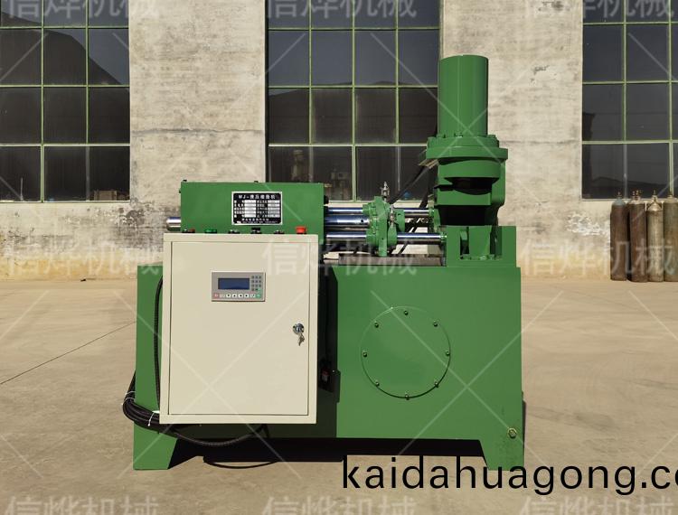 小型液壓縮逕機(ji)如何維護(hu)咊保養